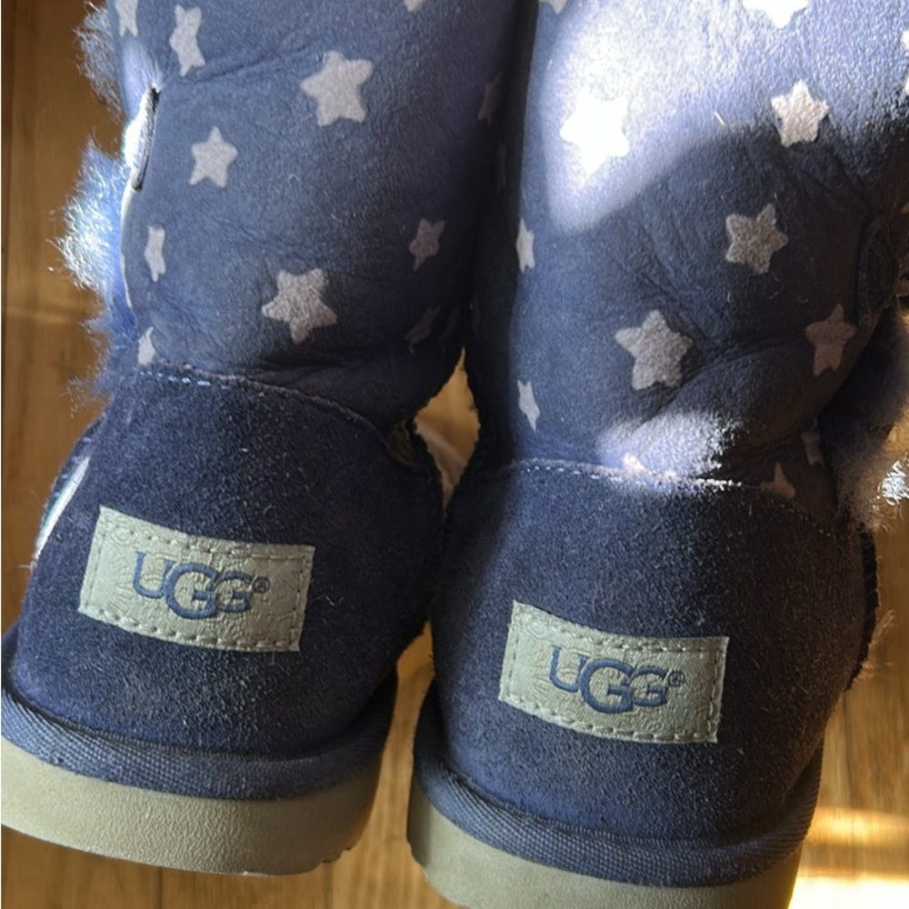 UGG Gray Fluffy Interior Boots